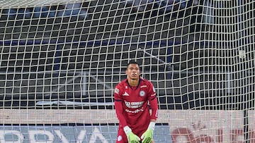 Kevin Mier of Cruz Azul during the 10th round match between Cruz Azul and Queretaro as part of the Liga BBVA MX, Torneo Apertura 2025 at Olimpico Universitario Stadium, on September 24, 2025 in Mexico City, Mexico.