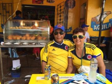 En la afueras del Metro ya se vive la fiesta de la Selección