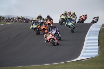 Marc Márquez lidera la carrera.