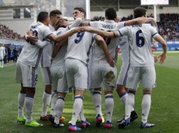 Los jugadores celebran el 0-3 de James Rodríguez.