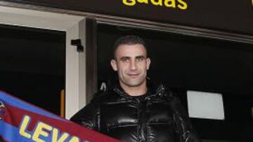 <b>EL ÚNICO. </b>Ghezzal llegó a Valencia y conocerá a sus compañeros.