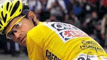 <b>SUEÑO Y PESADILLA.</B> Igor Galdeano fue líder en el Tour de la polémica.