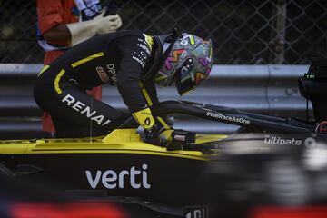 Avería en el Renault de Daniel Ricciardo.