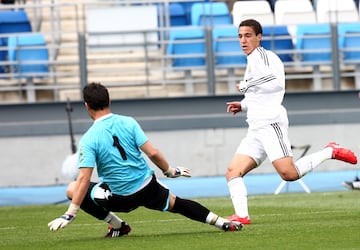 Este delantero se formó en las categorías inferiores del Celta, donde deslumbró, lo que provocó su fichaje por el Real Madrid, que lo incorporó a su filial. Tras unos primeros partidos en el juvenil A en verano de 2009, a finales de ese año ya jugaba en el Castilla, siendo los últimos partidos titular. En verano de 2010 lo fichó el Lisboa y, tras una primera etapa en la que no se hizo hueco, se fue al Bolton cedido. Volvió al Benfica en 2012 donde deslumbró, lo que ocasionó que el Valencia lo fichara en 2014. Allí estuvo 6 temporadas hasta que en 2020 fichó por el Leeds United, club al que pertenece en la actualidad.