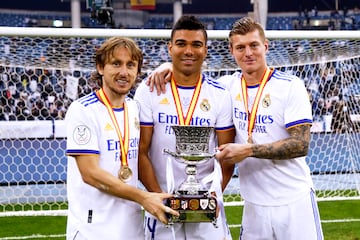 Tras 9 temporadas en el Real Madrid, Casemiro se va habiendo disputado 336 partidos y con 18 títulos en el bolsillo: 5 Champions, 3Ligas, 1 Copa del Rey, 3 Supercopas de España, 3 Supercopas de Europa y 3 Mundial de Clubes. Un palmarés de récord para un jugador de tan solo 30 años.