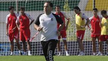 <b>SATISFECHO. </b>Antonio Gómez está contento con la línea de juego de sus jugadores y no tiene miedo al ambiente de Sevilla.