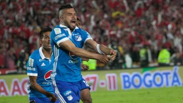 Andr&eacute;s Cadavid celebrando su gol en el partido de vuelta de la final de la Liga &Aacute;guila II-2017 entre Santa Fe y Millonarios