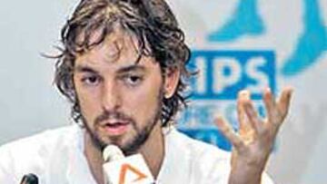 <b>RECUPERADO. </b>Gasol, ayer en Singapur, dejó atrás su lumbalgia.