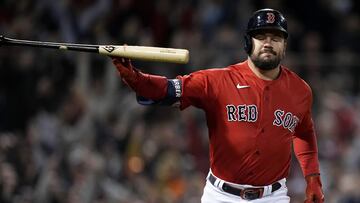 Tras iniciar la campaña con los Nationals, los Red Sox adquirieron a Schwarber, quien jugó por primera vez en su carrera profesional como primera base.