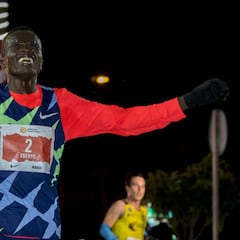 Ebenyo dinamita la San Silvestre de la pandemia