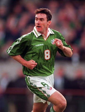 El pasado 5 de mayo se fue una parte de la historia de la selección irlandesa de fútbol. Alan McLoughin, 54 a?os, fallecía a consecuencia de un cáncer contra el que luchaba por segunda vez. Fue internacional 42 veces con Irlanda y es el autor de un gol histórico para el fútbol irlandés, el del empate contra Irlanda del Norte en 1993 que envió a su país a la fase final del Mundial 1994, celebrado en los Estados Unidos.