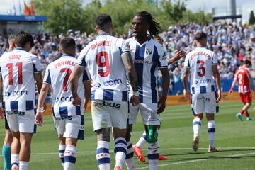 Neyou y Miguel festejan un gol en Butarque. 