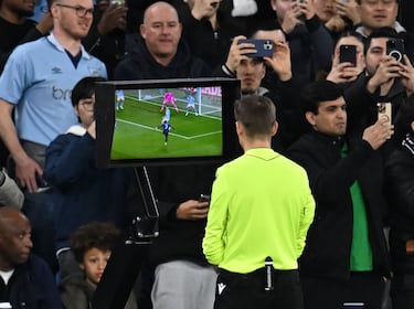 Champions League Last 16 second leg controversies: penalties, expulsions...