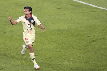 Una de las grandes promesas del futbol mexicano. Diego Lainez ha llenado a los aficionados de expectativa luego de debutar en primera división a los 16 años y mostrando calidad y habilidad en el terreno de juego. Hoy, a sus 18 años, el mediocampista del América ya alza la mano para ser parte del representativo absoluto con miras en los mundiales de 2022 y 2022. 