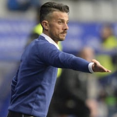 El vestuario de la Cultural arropa a Rubén de la Barrera