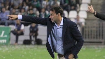 El Almer¨ªa conf¨ªa en alejarse de la quema con un calendario m¨¢s asequible
