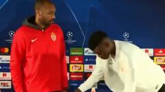 La viral reacción de Henry ante la falta de modales de su pupilo