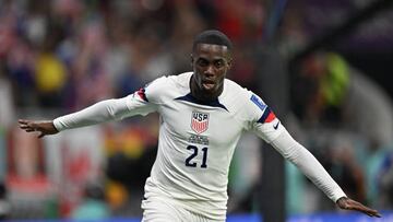 Tim Weah logró lo que su padre, el ganador del Balón de Oro, George Weah, nunca pudo conseguir. Marcó el primer gol de Estados Unidos en el Mundial de Qatar