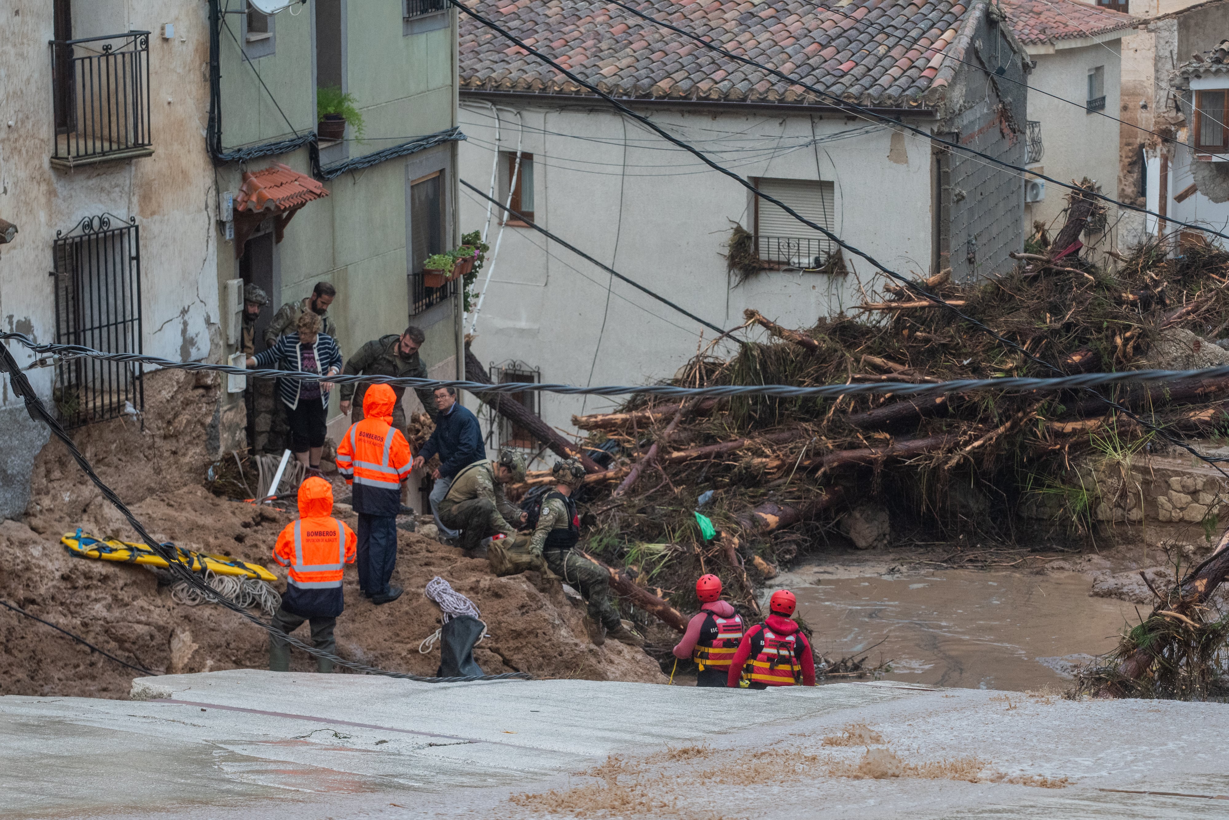 ¿Hasta cuándo va a durar la DANA? La AEMET actualiza hacia dónde se dirige el temporal tras dejar al menos 95 muertos