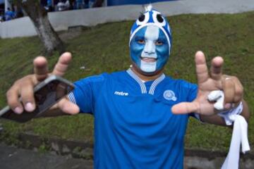 Así vivieron los aficionados de la Selecta y de la escuadra tricolor el partido de esta noche en el Cuscatlán.