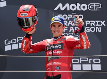 Alegría de Marc Márquez en el podio del Gran Premio de Aragón de MotoGP.