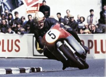 Obtuvo 76 victorias, 112 podios y 9 títulos en su carrera, además de 14 victorias en el el TT Isla de Man. 
Falleció el 23 de marzo de 1981 debido a las heridas sufridas en un accidente automovilístico dos días antes.