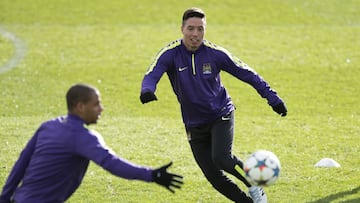 Nasri entrenando con el Manchester City.