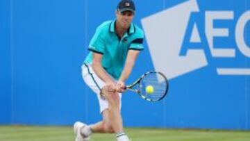 El estadounidense Sam Querrey ien acci&oacute;n durante el partido en el que venci&oacute; a Dolgopolov. 