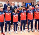 Lete recibe a la selección de karate tras su éxito europeo
