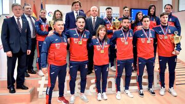 Lete recibe a la selección de karate tras su éxito europeo