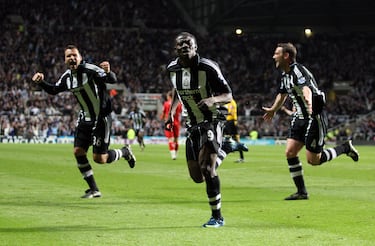 El delantero nigeriano saltó al primer plano del fútbol internacional en las filas del Inter, donde debutó en 2002, con 18 años. En verano de 2006, el Newcastle desembolsó 16 millones de euros para hacerse con los servicios del joven delantero. En sus 3 temporadas en Newcastle, anotó 28 goles en 88 partidos, idénticos números a los que hizo en el Inter. En verano de 2009, tras descender el Newcastle a Championship, se marchó traspasado al Wolfsburgo.