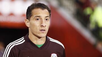 Andrés Guardado llega a México; espera volver en 12 o 15 días