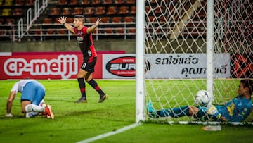 El salvadore&ntilde;o jug&oacute; todo el partido en la eliminaci&oacute;n de su equipo ante el Burinam United, en los cuartos de final de la Copa Tailandesa.