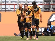 Futbol, Huachipato vs Coquimbo Unido
Sexta fecha, campeonato Nacional 2026.
El jugador de Coquimbo Unido Cristian Zavala, centro, celebra su gol contra Huachipato durante el partido de primera division disputado en el estadio CAP de Talcahuano, Chile.
07/03/2026
Eduardo Fortes/Photosport
Football, Huachipato vs Coquimbo Unido
6th date, 2026 National Championship.
Coquimbo Unido player Cristian Zavala, center, celebrates after scoring against Huachipato during the first division match held at the CAP stadium in Talcahuano, Chile.
07/03/2026
Eduardo Fortes/Photosport