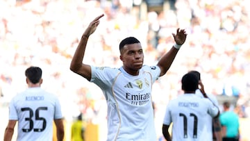 Soccer Football - FIFA Club World Cup - Quarter Final - Real Madrid v Borussia Dortmund - MetLife Stadium, East Rutherford, New Jersey, U.S. - July 5, 2025 Real Madrid's Kylian Mbappe celebrates scoring their third goal REUTERS/Mike Segar TPX IMAGES OF THE DAY