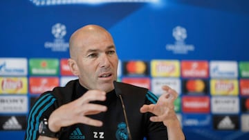La broma de Zidane a la prensa que llevaba un 'dardo' escondido