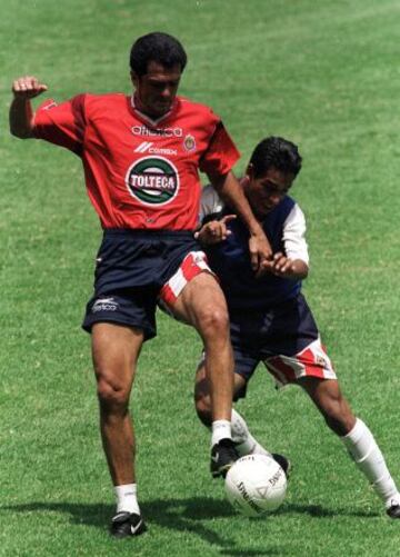 Carlos Hermosillo y su pasado con Chivas.