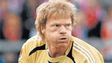 <b>KAHN ES EL GRAN CAPITÁN DEL BAYERN</b>. Nadie se atreve a cuestionarle, pero ha encajado once goles más a estas alturas que la temporada pasada