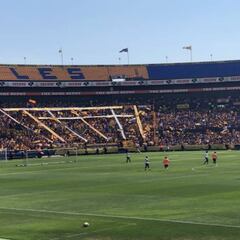 Tigres entrena con el apoyo de 27 mil aficionados en el 'Volcan'