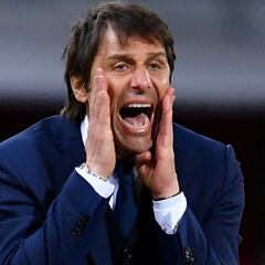 El Tottenham acelera por Conte