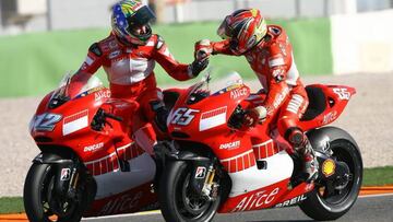 Bayliss ganó en Valencia 06 y Capirossi le felicitó