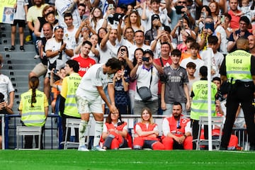 Celebracin de Ral Gonzlez Blanco tras anotar el 3-2 en el marcador del XII Corazn Classic Match.