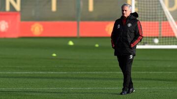 Jose Mourinho, durante un entrenamiento del Manchester United.