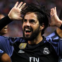 Isco contesta a Iván Helguera con un 'Me gusta' en Twitter