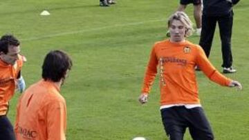 Alexis entrenando con sus compañeros