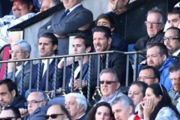 El Cholo en la grada cumpliendo su sanción de tres partidos expulsado del banquillo.