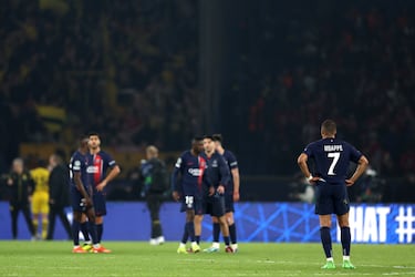El delantero del PSG desolado tras caer eliminado por el conjunto alemán.