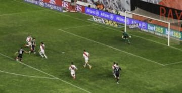 James, de media distancia, puso el 2-0 definitivo ante el Rayo Vallecano.