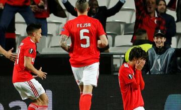 João Félix, emocionado, celebra su tercer gol en el Benfica-Eintracht.