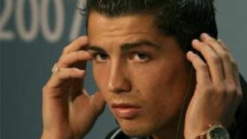 <b>CONTENTO.</b> El portugués reconoce que le gustaría jugar en España, pero que de momento está bien en el Manchester.